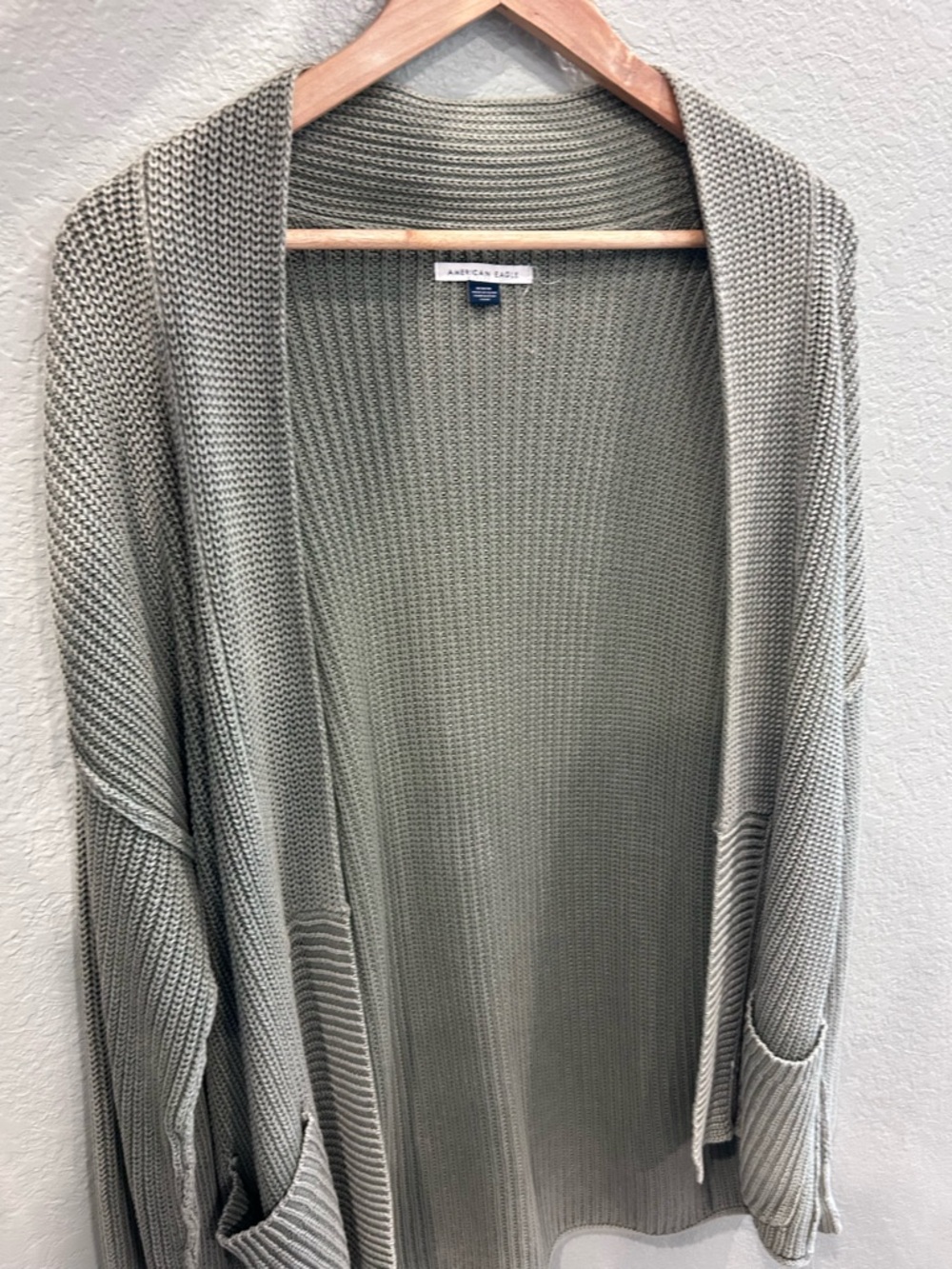 Women’s American Eagle Cardigan Size Medium Oversized style